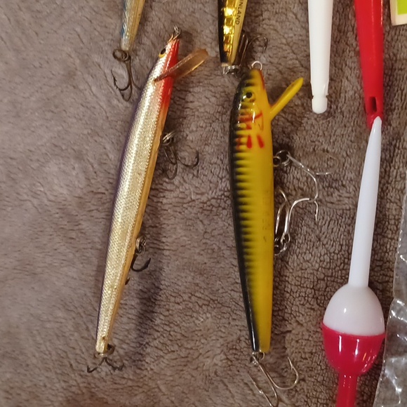 Fishing tackle and tackle box mostly new old stock many unopened lures others no - Picture 11 of 12